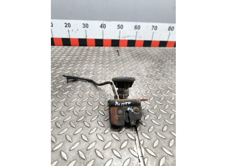 Замок багажника к Fiat Punto, 2001г.