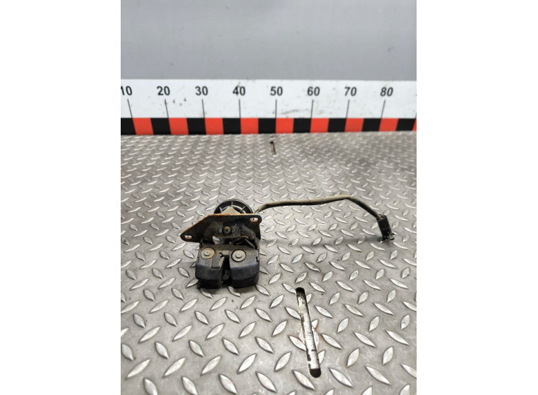 Замок багажника к Fiat Punto, 2001г.