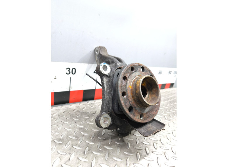 Ступица передняя левая к Opel Vectra, 2004г.