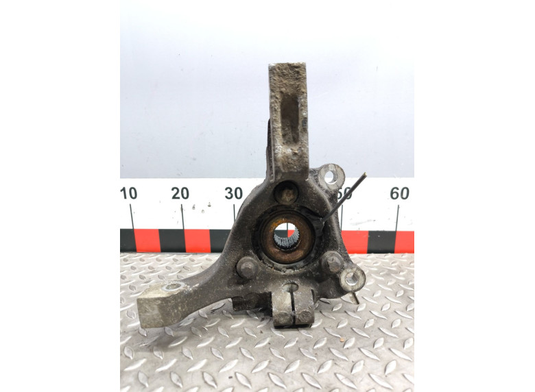 Ступица передняя левая к Opel Vectra, 2004г.