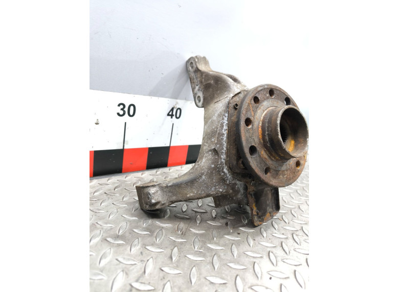 Ступица передняя правая к Opel Vectra, 2004г.