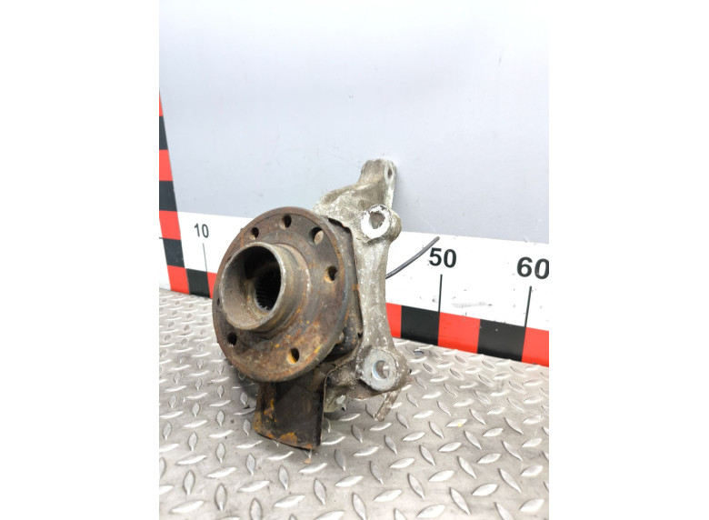 Ступица передняя правая к Opel Vectra, 2004г.