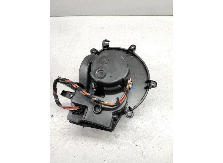 Моторчик печки к Mercedes C W203, 2004г.