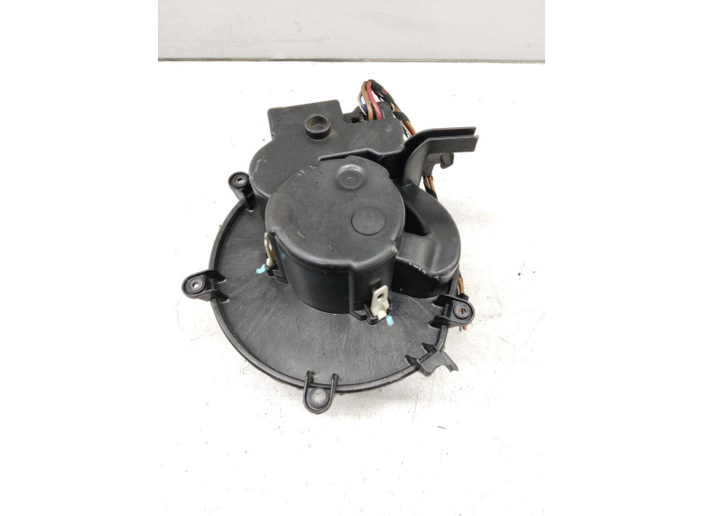 Моторчик печки к Mercedes C W203, 2004г.