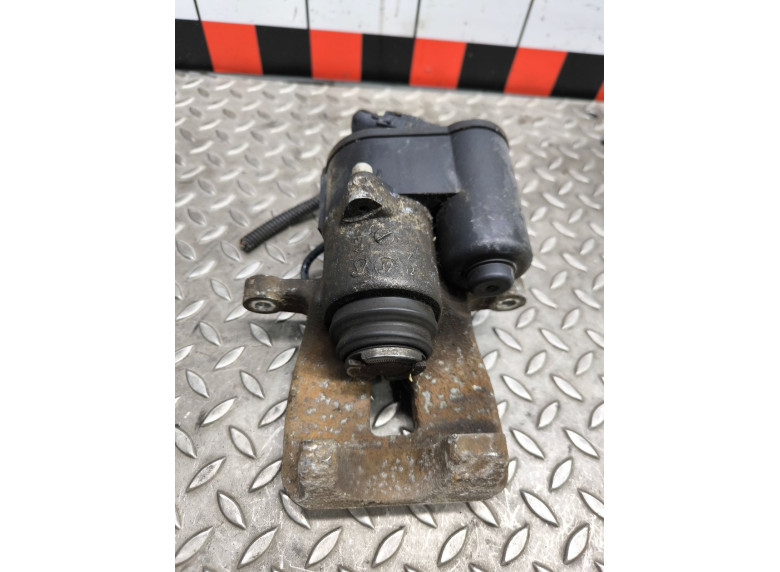 Суппорт задний правый к Volkswagen Passat, 2007г.