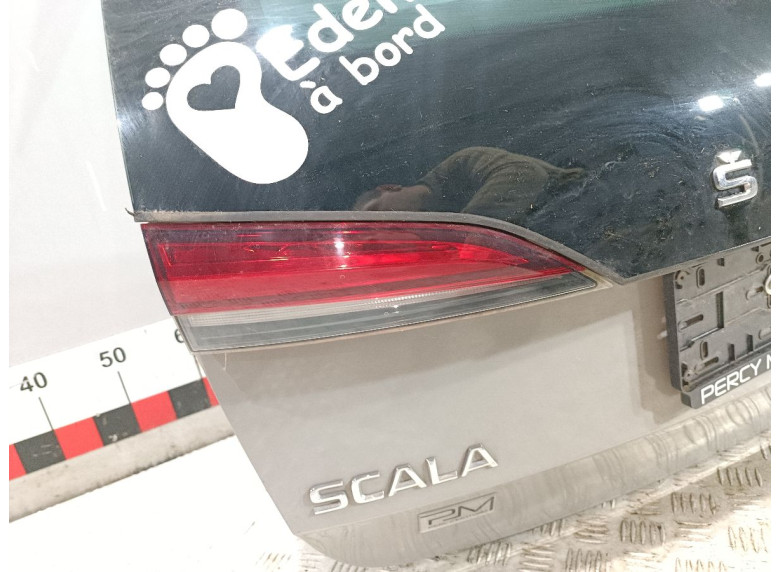 Фонарь крышки багажника левый к Skoda Scala