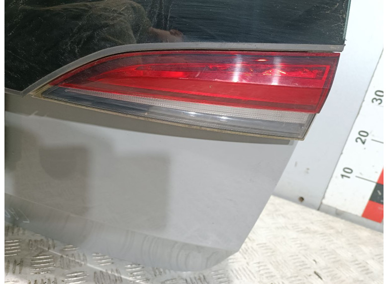 Фонарь крышки багажника правый к Skoda Scala