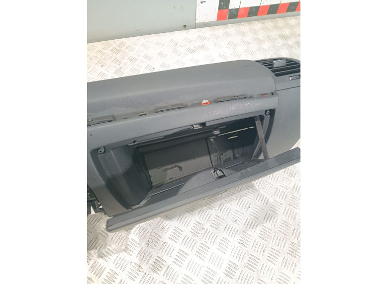 Бардачок к BMW 1 E87/E81/E82/E88, 2005г.