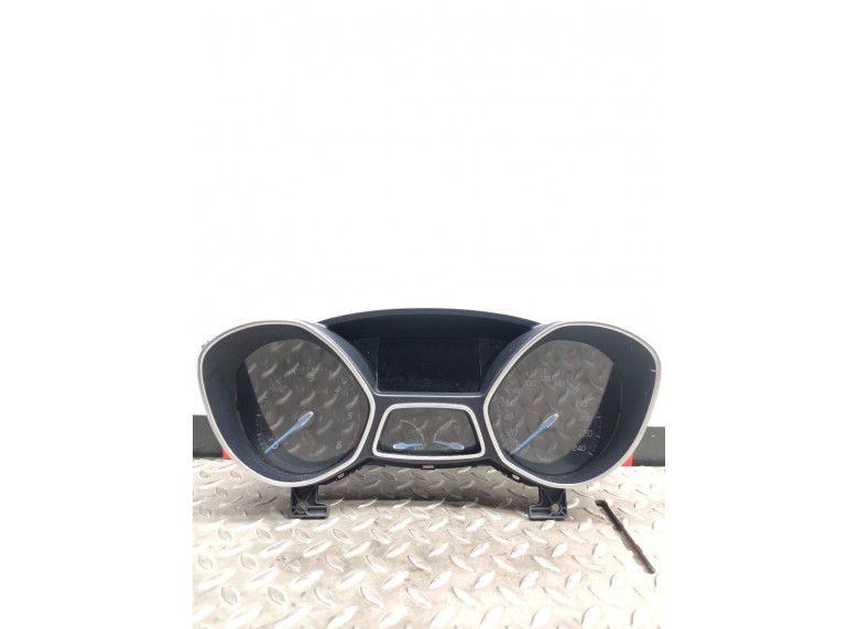 Щиток приборов (приборная панель) к Ford Focus