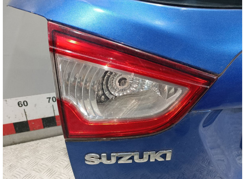 Фонарь крышки багажника левый к Suzuki SX4, 2014г.