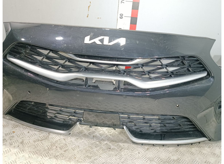 Заглушка (решетка) в бампер передний к Kia Proceed, 2021г.