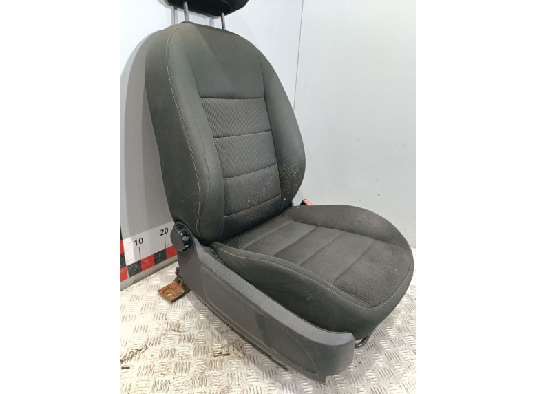 Сиденье переднее правое к Сиденье переднее правое к Ford Focus undefined г. Focus