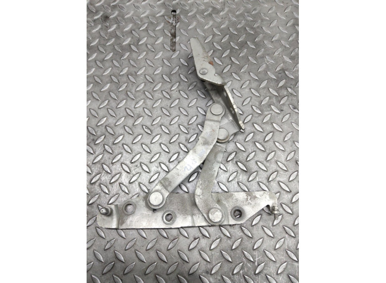 Петля крышки багажника к Nissan Primera, 2005г.