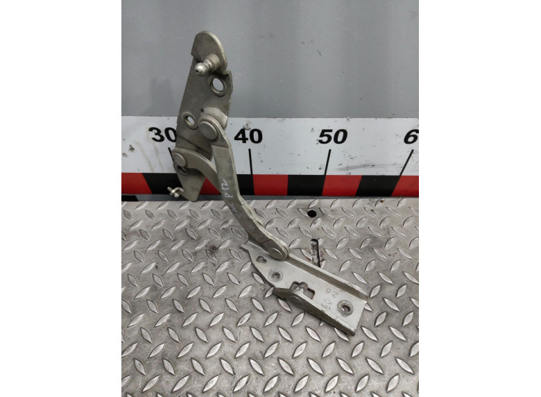 Петля крышки багажника к Nissan Primera, 2005г.