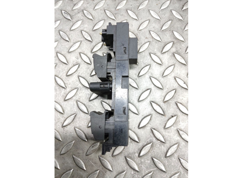 Блок управления стеклоподъемниками к Volkswagen Passat, 1998г.