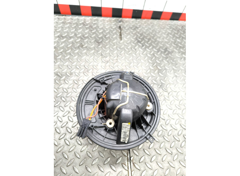 Моторчик печки к Mercedes B W245, 2002г.