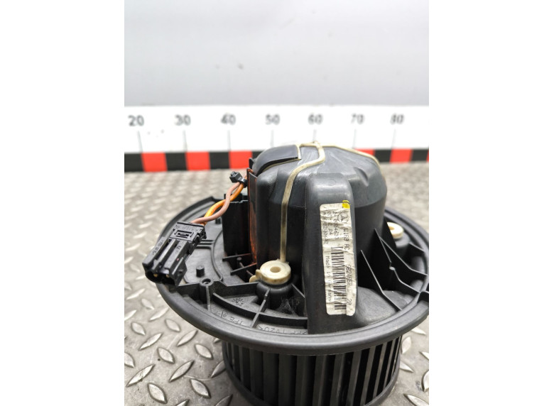 Моторчик печки к Mercedes B W245, 2002г.
