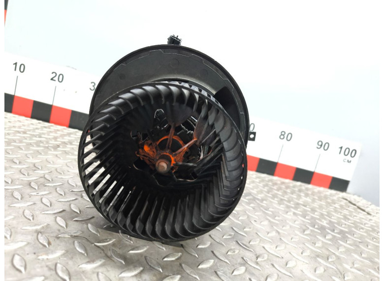 Моторчик печки к Mercedes B W245, 2002г.