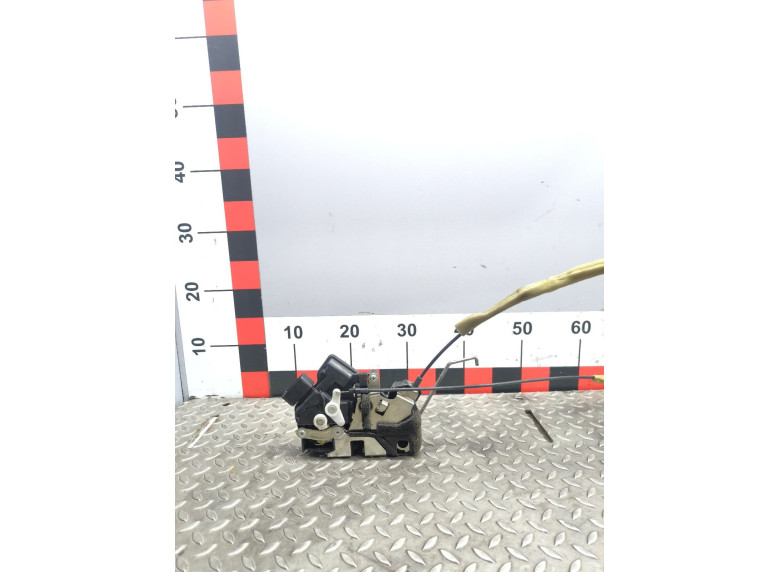 Замок двери передней правой к Mazda 5, 2006г.