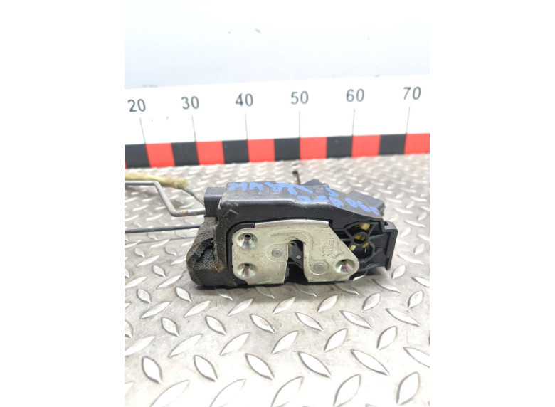 Замок двери передней правой к Mazda 5, 2006г.