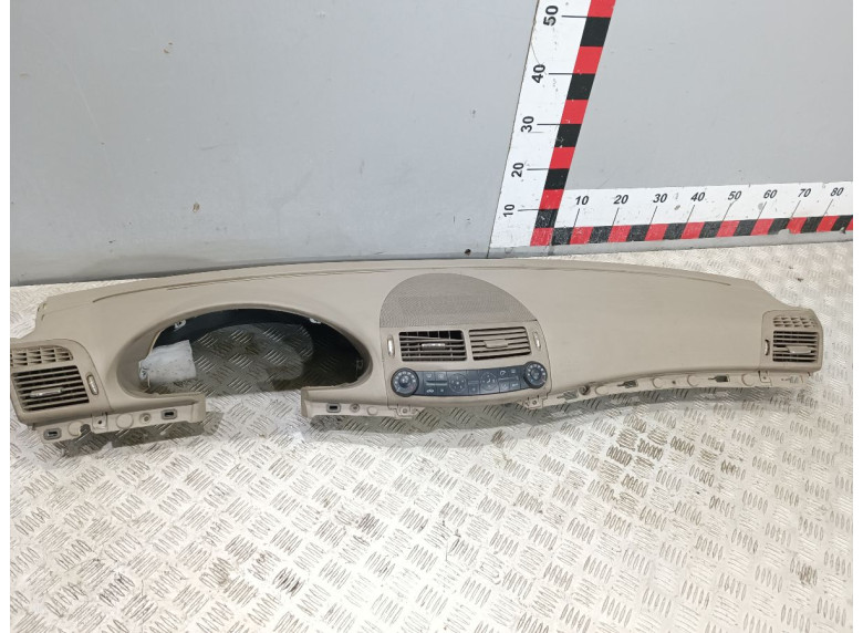 Панель передняя салона (торпедо) к Mercedes E W211, 2004г.