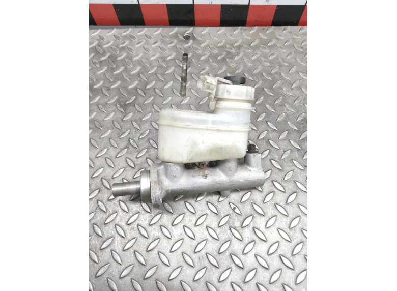 Цилиндр тормозной главный к Toyota Avensis