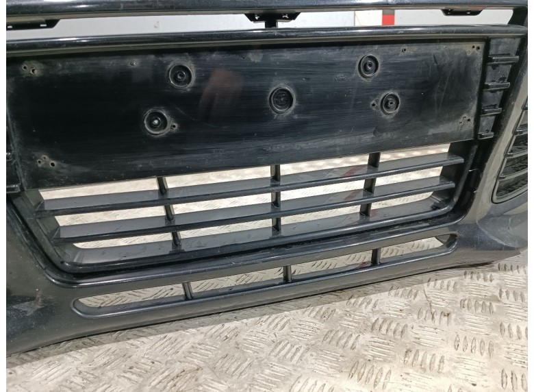 Заглушка (решетка) в бампер передний к Ford Focus