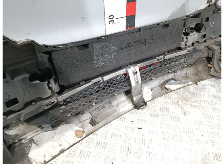 Бампер передний к Mercedes C W203, 2001г.