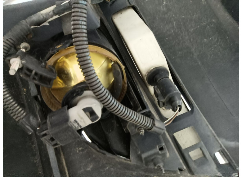 Фара противотуманная левая к Volkswagen Passat, 2006г.