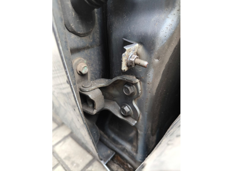 Петля двери передней правой к Geely Emgrand 7