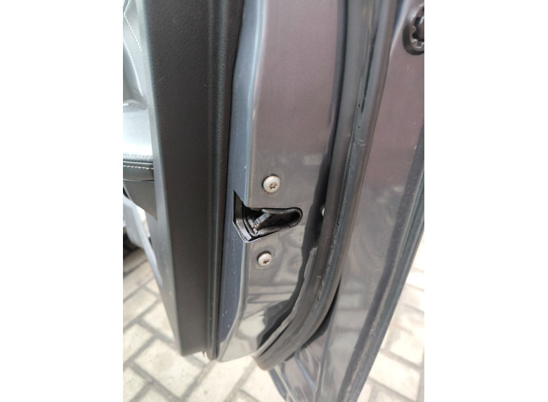 Замок двери передней правой к Geely Emgrand 7