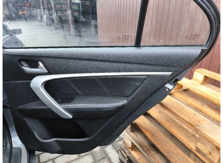 Обшивка двери задней правой (дверная карта) к Geely Emgrand 7