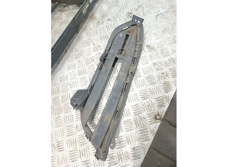 Заглушка (решетка) в бампер передний к Заглушка (решетка) в бампер передний к Geely Emgrand7 undefined г. Emgrand 7