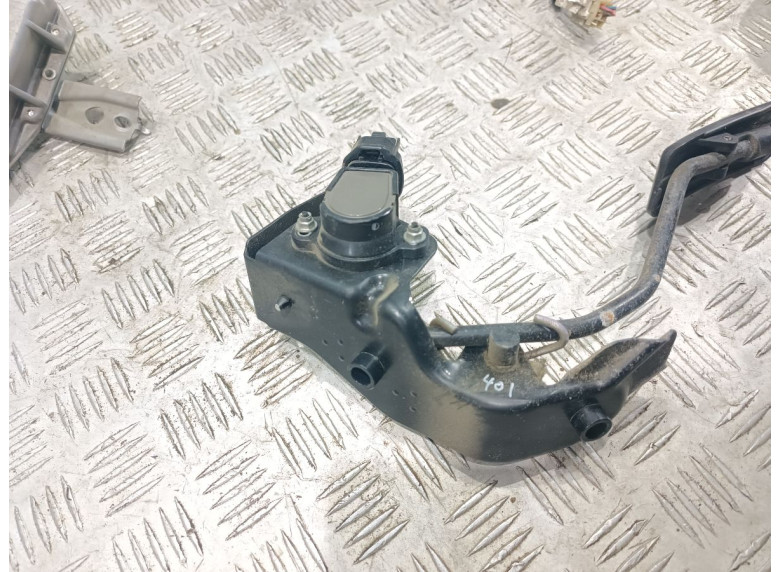 Педаль газа к Toyota Corolla, 2005г.
