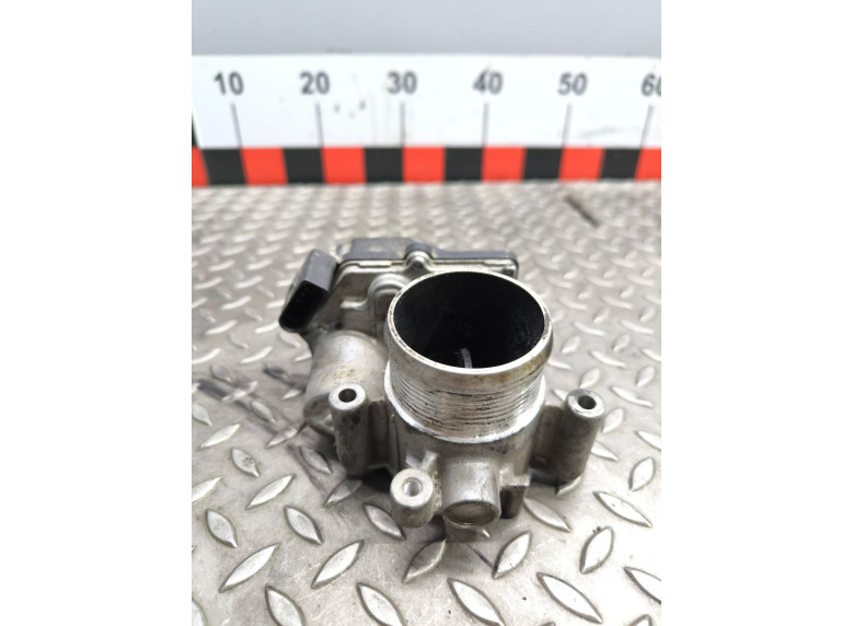 Заслонка дроссельная к Volkswagen Passat, 2010г.