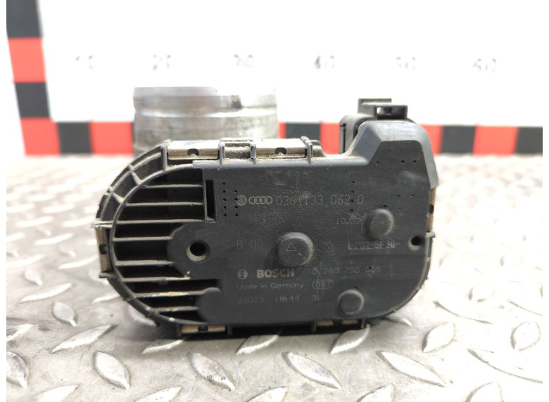 Заслонка дроссельная к Volkswagen Golf, 2004г.