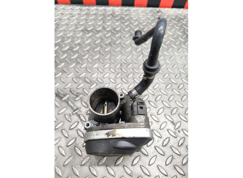 Заслонка дроссельная к Volkswagen Golf, 2001г.