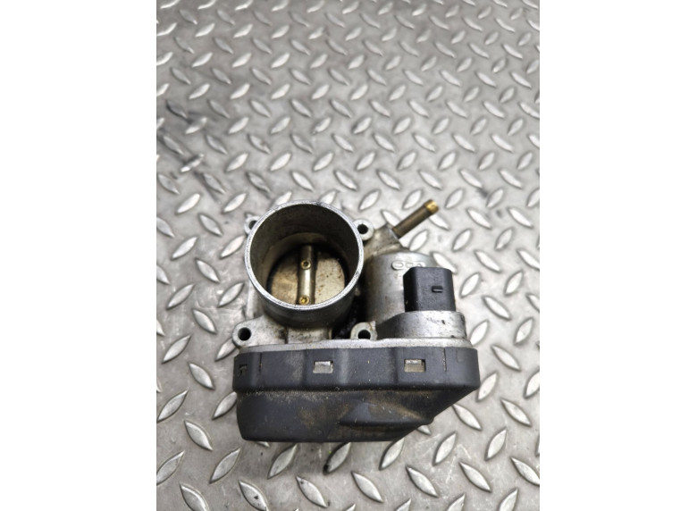 Заслонка дроссельная к Volkswagen Golf, 2002г.