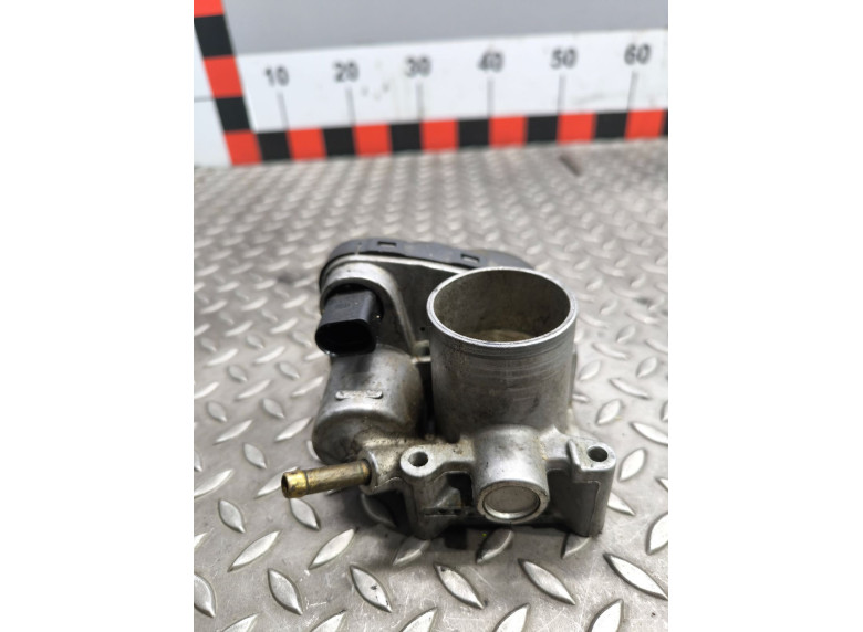 Заслонка дроссельная к Volkswagen Golf, 2002г.