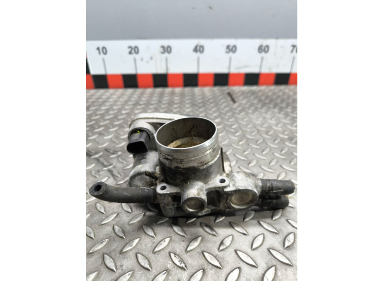 Заслонка дроссельная к Volkswagen Passat, 2002г.