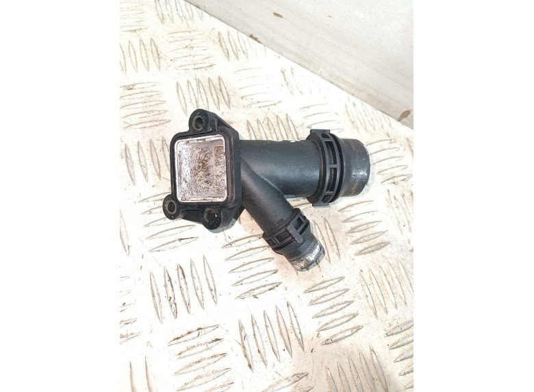 Фланец (тройник) системы охлаждения к Фланец (тройник) системы охлаждения к Land-Rover RangeRover undefined г. Range Rover