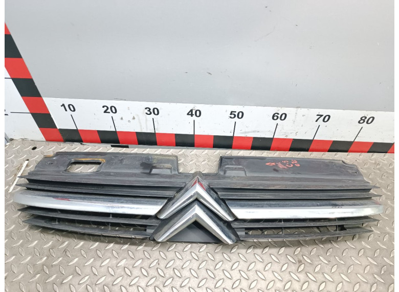 Решетка радиатора к Citroen C5, 2001г.