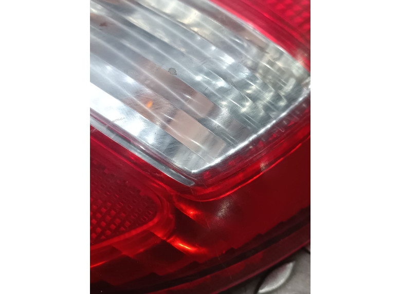 Фонарь задний правый к Suzuki Liana, 2001г.