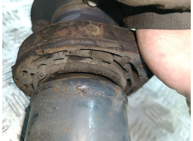 Карданный вал к Iveco Daily, 2012г.