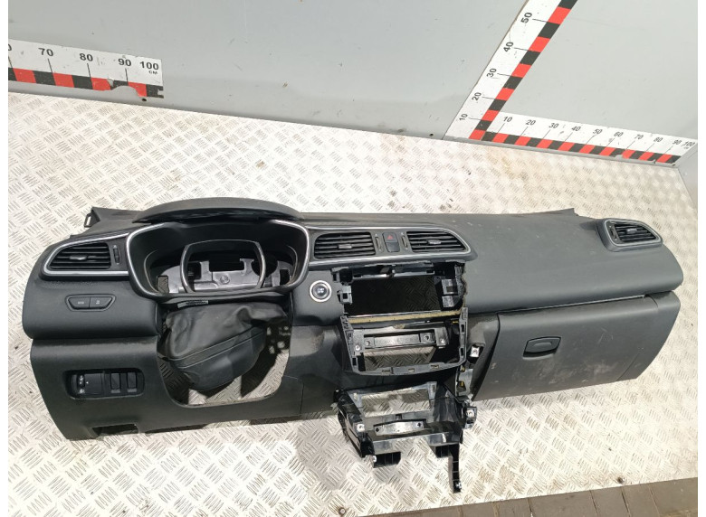 Панель передняя салона (торпедо) к Renault Kadjar, 2016г.