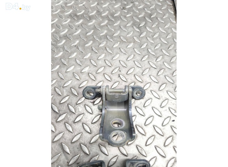 Петля двери передней правой к Renault Kadjar undefined г.