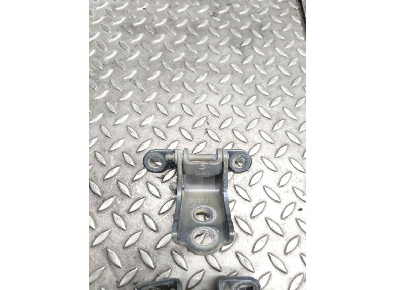 Петля двери передней правой к Renault Kadjar, 2015г.