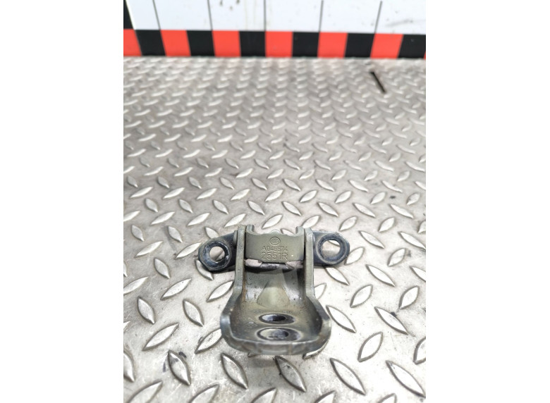 Петля двери передней правой к Renault Kadjar, 2015г.