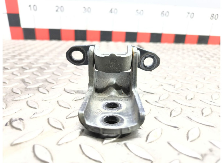 Петля двери передней левой к Renault Kadjar, 2015г.