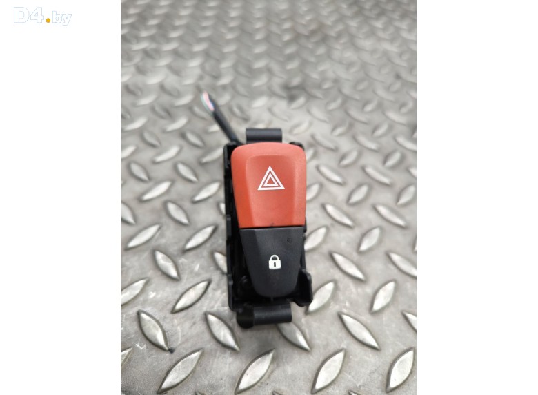 Кнопка аварийной сигнализации к Renault Megane undefined г.
